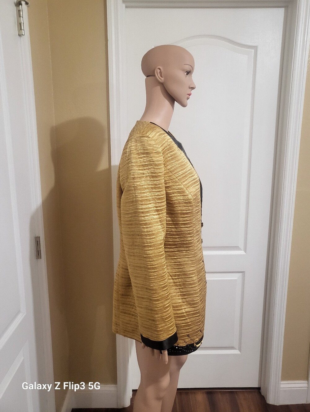 Natasia New York Gold & Black Embellished Evening Blazer - Size 14 Pre-owned - Picture 4 of 8
